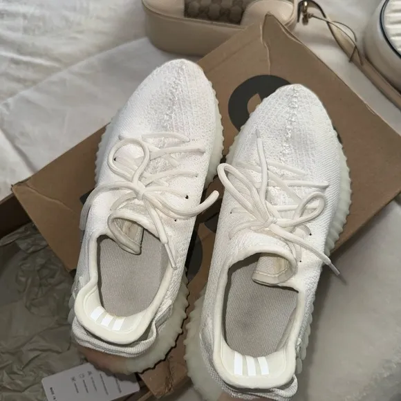Kids Yeezy Boost 350 V2 Cream White Sneakers
