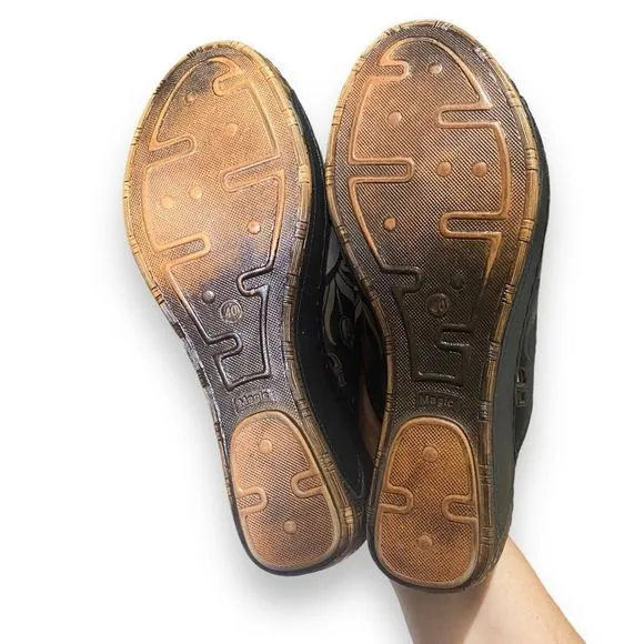 La Pinta | Black Leather Láser Cut Mules | Size 9-9.5