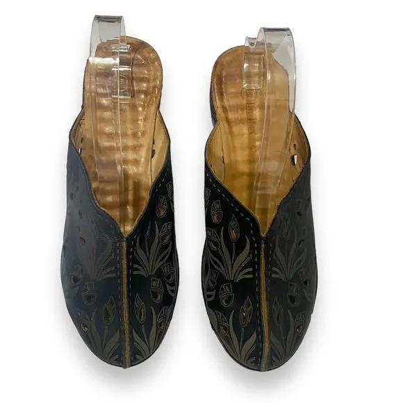 La Pinta | Black Leather Láser Cut Mules | Size 9-9.5