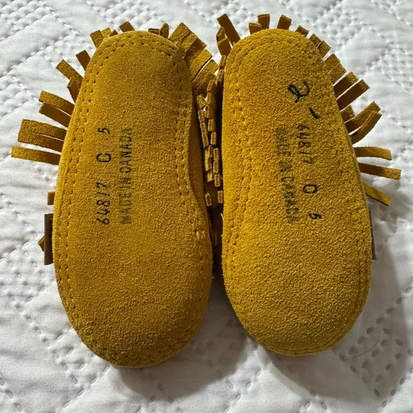 Laurentian Chief Fringed Sheepskin Beaded Mocassins Infant Toddler 5C Shoes