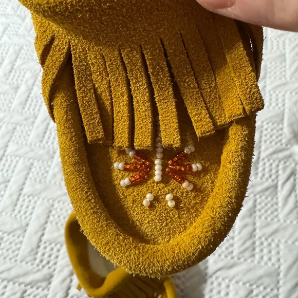Laurentian Chief Fringed Sheepskin Beaded Mocassins Infant Toddler 5C Shoes