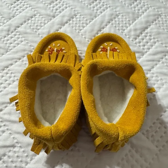Laurentian Chief Fringed Sheepskin Beaded Mocassins Infant Toddler 5C Shoes