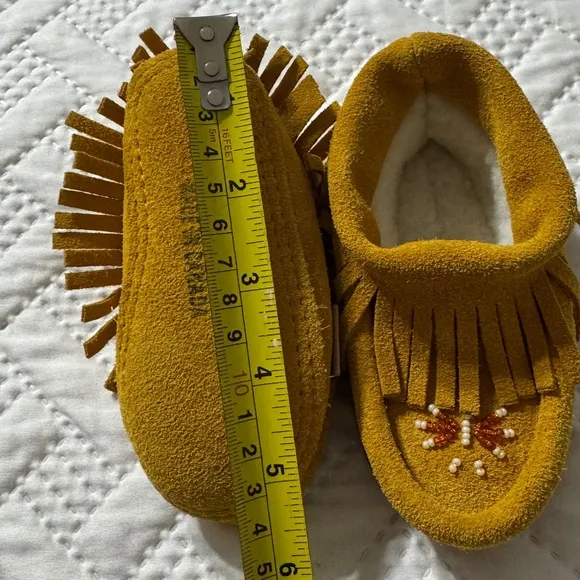 Laurentian Chief Fringed Sheepskin Beaded Mocassins Infant Toddler 5C Shoes