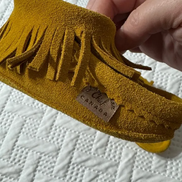 Laurentian Chief Fringed Sheepskin Beaded Mocassins Infant Toddler 5C Shoes
