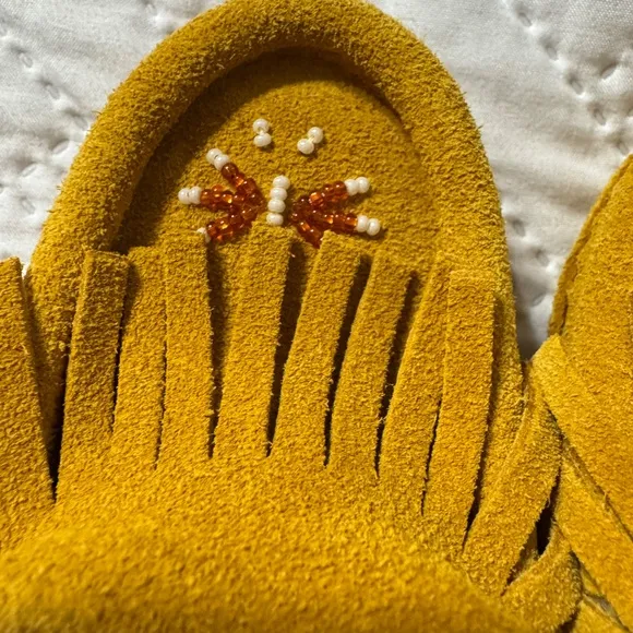 Laurentian Chief Fringed Sheepskin Beaded Mocassins Infant Toddler 5C Shoes