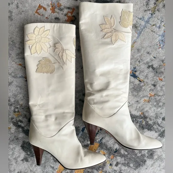 Leather Retro white boot Italy made vintage leather shoes rare embroidered boot