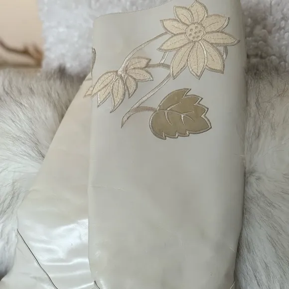 Leather Retro white boot Italy made vintage leather shoes rare embroidered boot