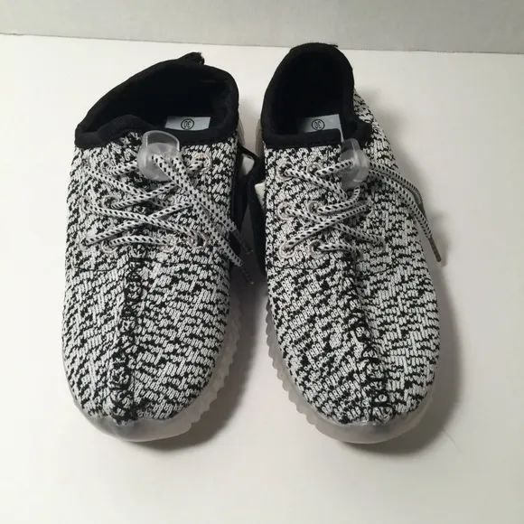 Ledz light up shoe size 13 kids girls black white