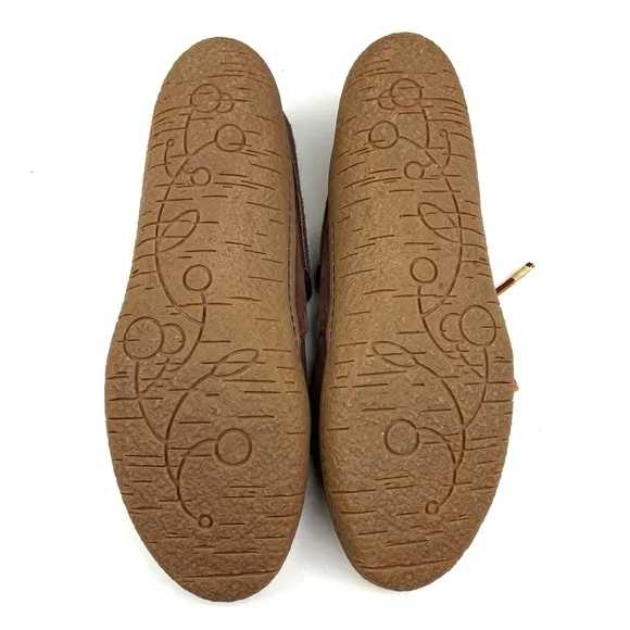 Like new Manitobah Modern Moccasin Brown Soft Suede Casual Comfort Shoes size 12