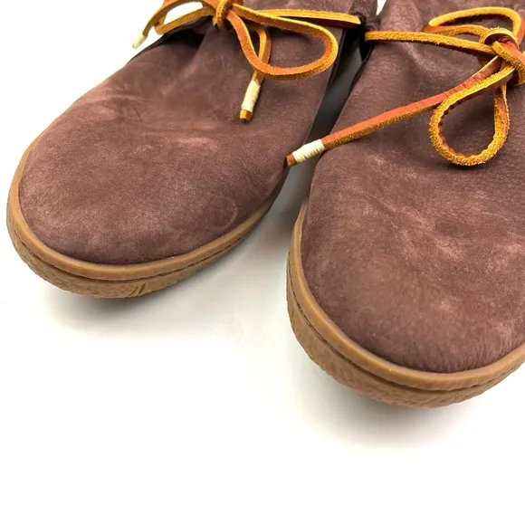 Like new Manitobah Modern Moccasin Brown Soft Suede Casual Comfort Shoes size 12