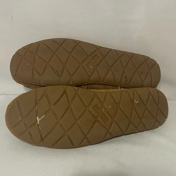 L.L. Bean wicked good leather shearling moccasins slippers