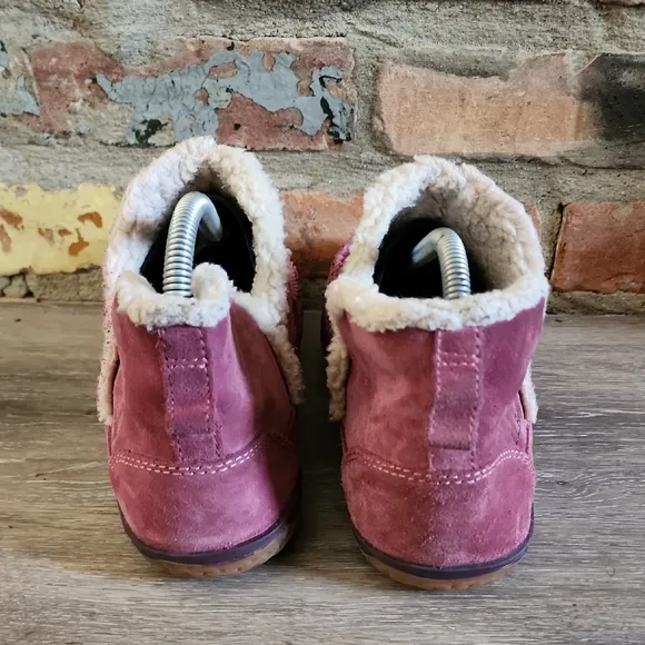 L.L. Bean Women's Suede Leather Wicked Good Slippers, Boot Moccasins Size 9M