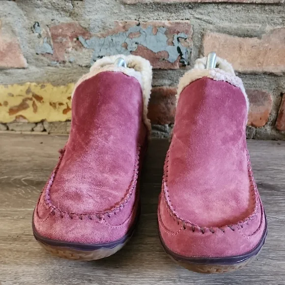 L.L. Bean Women's Suede Leather Wicked Good Slippers, Boot Moccasins Size 9M