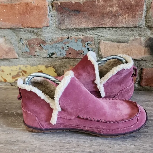 L.L. Bean Women's Suede Leather Wicked Good Slippers, Boot Moccasins Size 9M