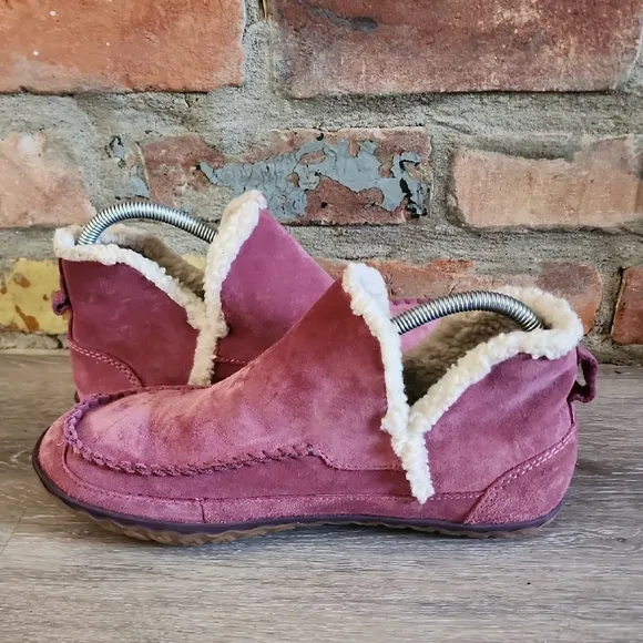 L.L. Bean Women's Suede Leather Wicked Good Slippers, Boot Moccasins Size 9M