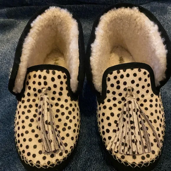 Llani Mini Dot Shearling Moccasins