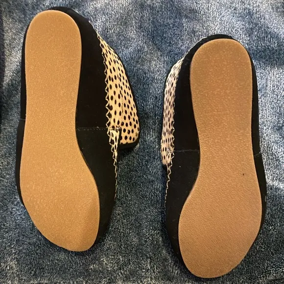Llani Mini Dot Shearling Moccasins