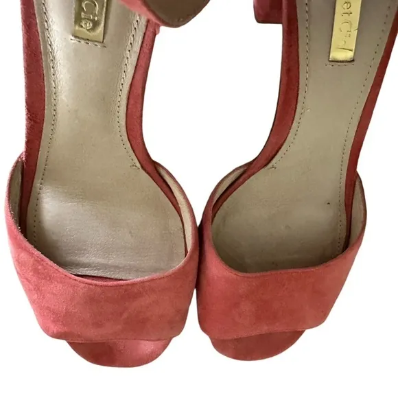 LOUISE ET CIE KARISA ANKLE CUFF PINK SUEDE BLOCK HEEL SIZE 7.5