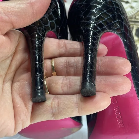 Luciano‎ Padovan High heel shoes with black and red crocodile skin sole, 35