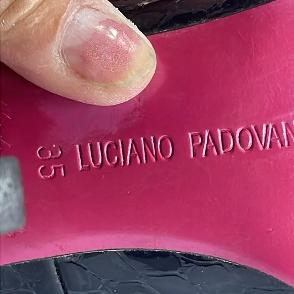Luciano‎ Padovan High heel shoes with black and red crocodile skin sole, 35