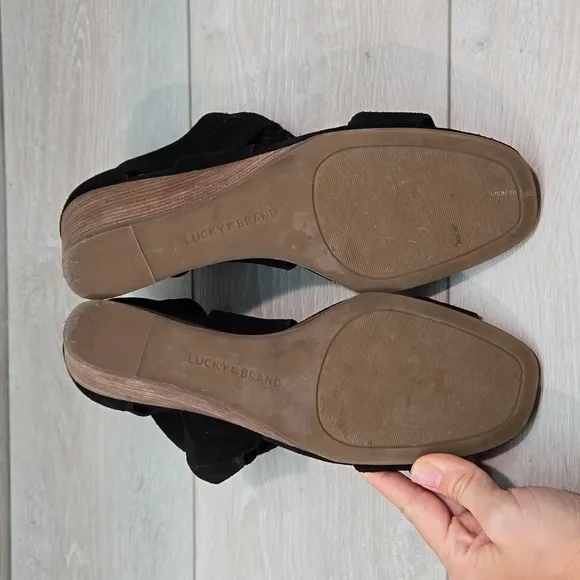Lucky Brand Women Tammanee Ankle Suede Wedge heel shoes sz 9.5M