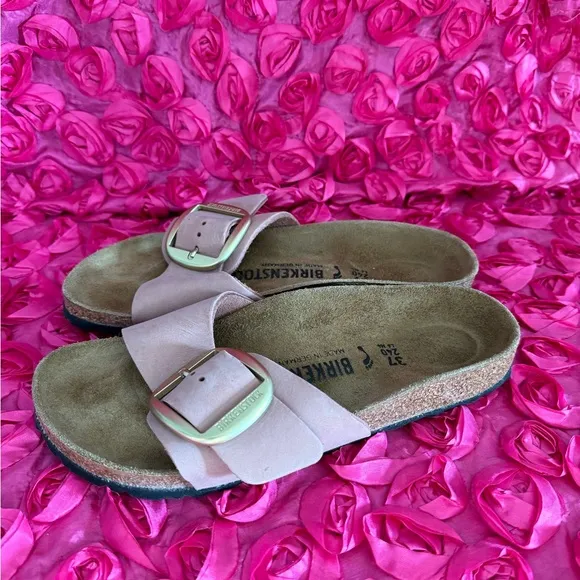 Madrid Big Buckle Nubuck Leather