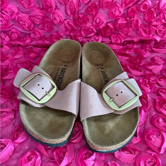 Madrid Big Buckle Nubuck Leather