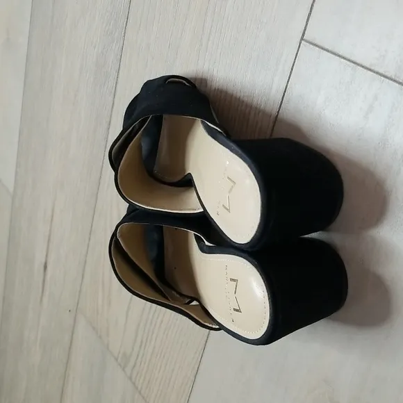 Marc Fisher womens sandal suede block heeled sz 6.5