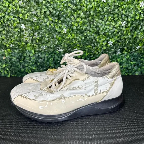 Mauri Women's Shoes Cream and black retro sneakers with a sporty
