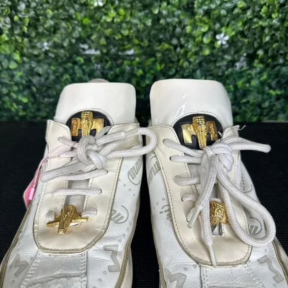 Mauri Women's Shoes Cream and black retro sneakers with a sporty