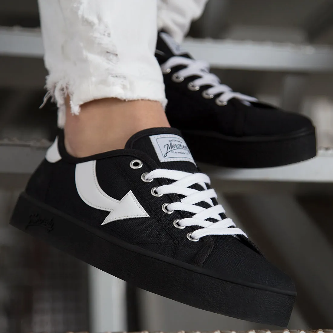 Mediterranean Black / Black
