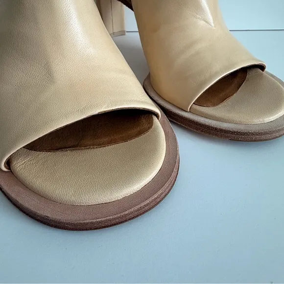 Melissa Coffee Milk Napa Women's Sandals  Heels Size 7