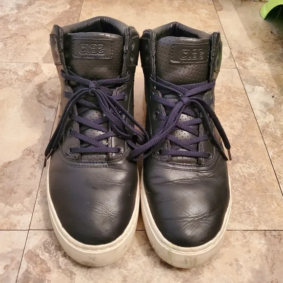 Men Clae Shoes sz 10.5