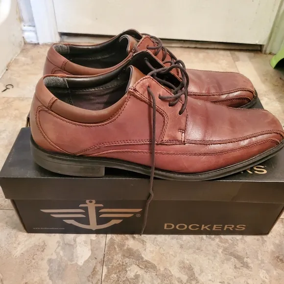 Men Dockers Shoes sz 10.5