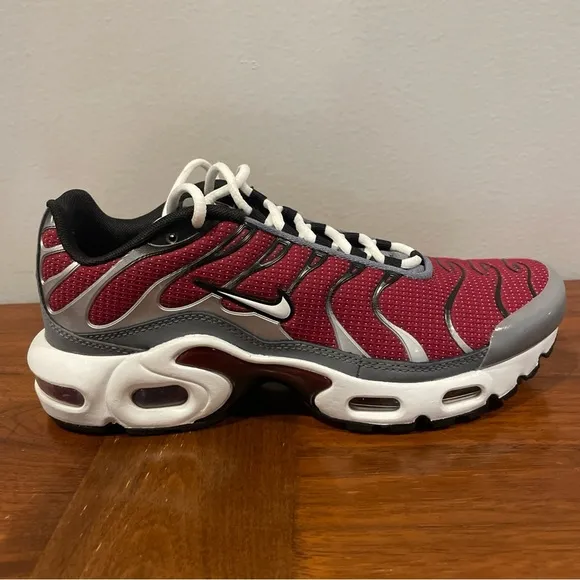 Men Size 6Y Nike Air Max TN Plus Team Red Sneakers Trainers Shoes
