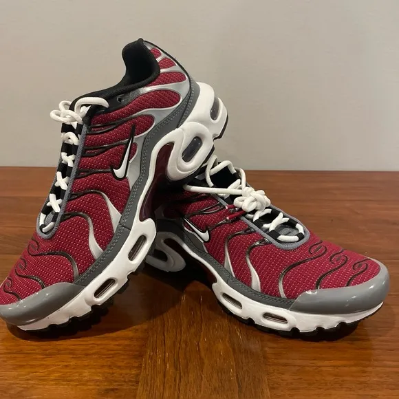 Men Size 6Y Nike Air Max TN Plus Team Red Sneakers Trainers Shoes