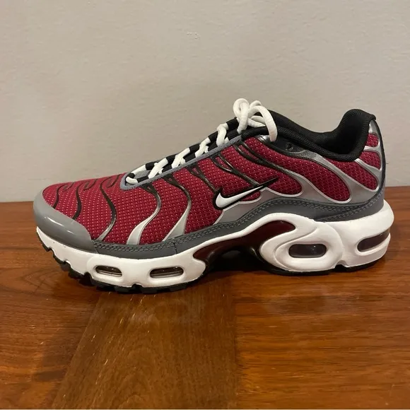 Men Size 6Y Nike Air Max TN Plus Team Red Sneakers Trainers Shoes