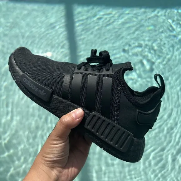 MEN'S Adidas NMD R1 Shoes Triple Black - FV9015 Size 5