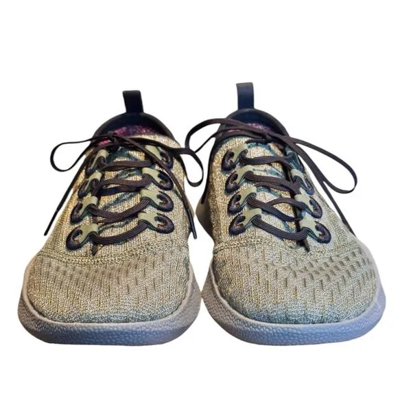 Men;s Allbirds 8.5 2.14 athletic shoes