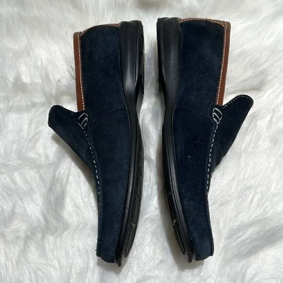 men’s army’s by DELFORS’S Navy blue suede loafers Size 8.5. B79