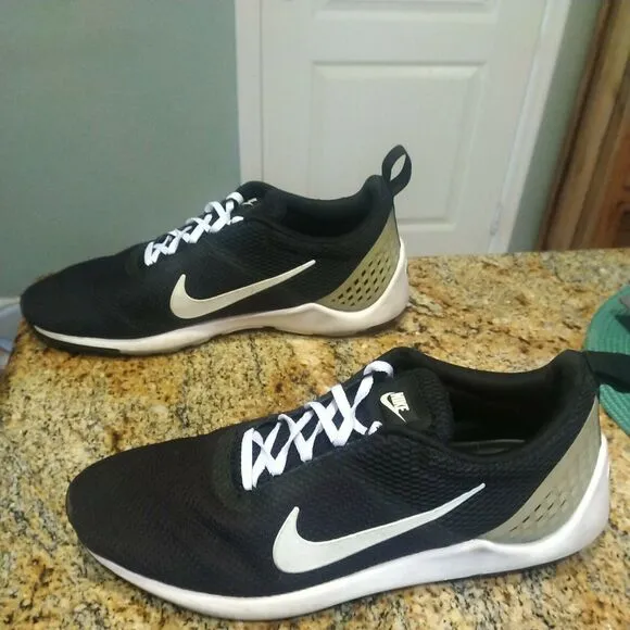 Men's Nike Lunarestoa 2 Essential Casual Shoes, 811372 010 Size 12 Black/White