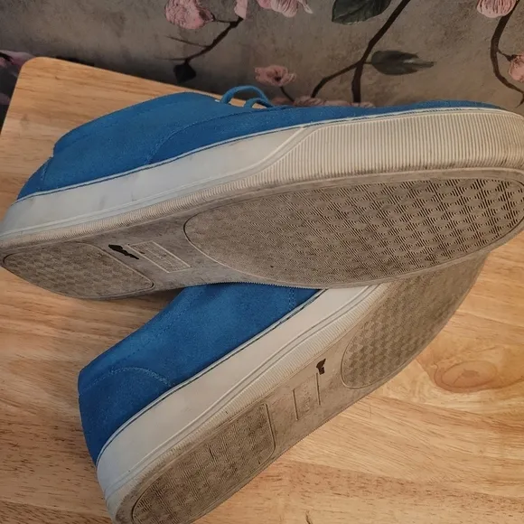 Men's Size 9 Bugatchi Blue Suede Shoes