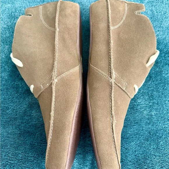 Men's Tan Suede Shoes. Penguin Christopher Mid. Size 11