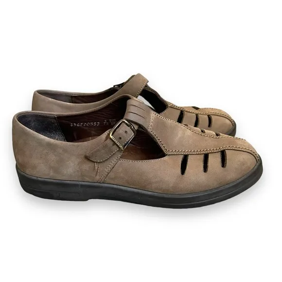 Mephisto Mary Jane Closed Toe Shoes