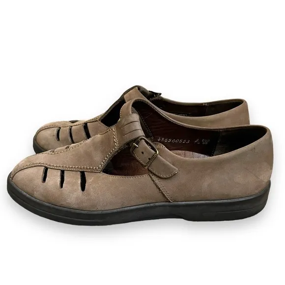Mephisto Mary Jane Closed Toe Shoes
