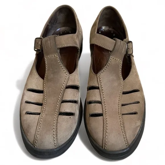 Mephisto Mary Jane Closed Toe Shoes