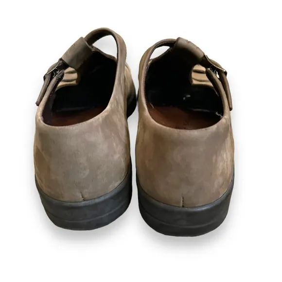 Mephisto Mary Jane Closed Toe Shoes