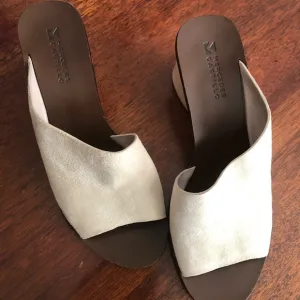 Mercedes Castillo Cream Women's heeled sandals suede size 8.5