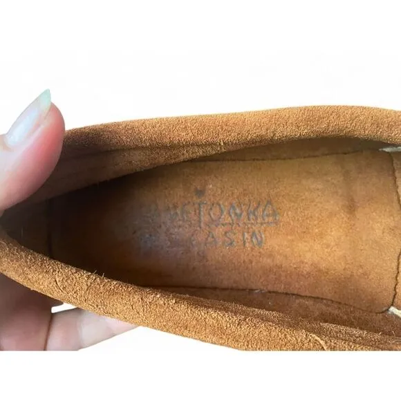Minnetonka Women’s Moccasins Thunderbird Beaded Suede Size 6.5 New Without Box