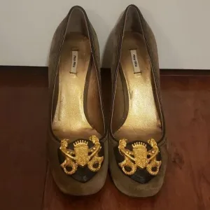 Miu Miu Womens Vintage Mermaid Pumps Olive Green Suede Size 35.5